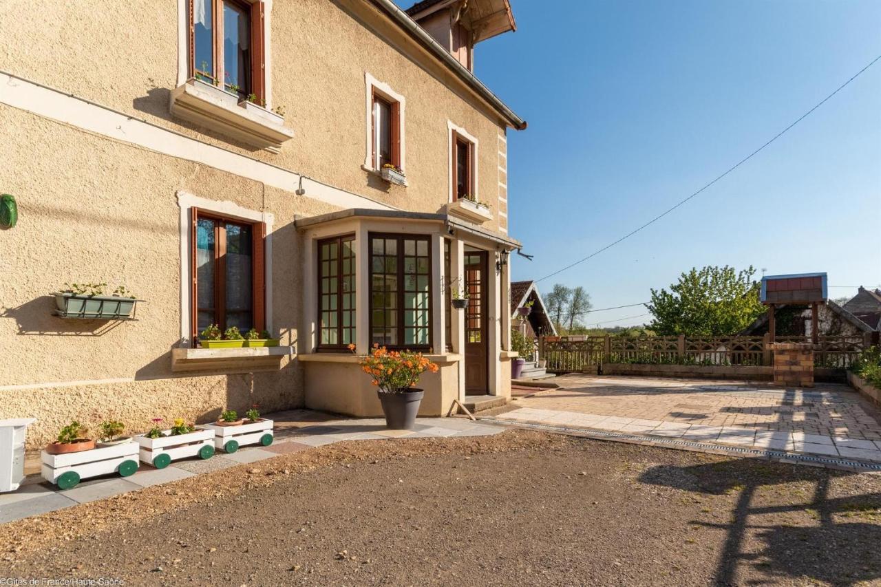 Les Hirondelles Pesmes Exterior foto